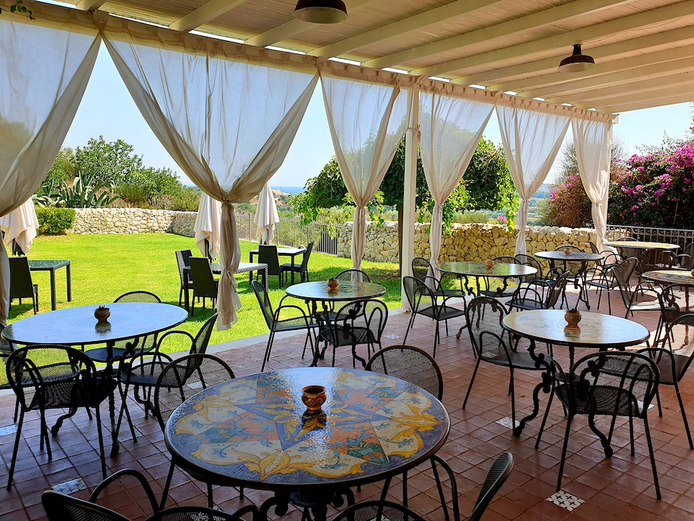 Fr&uuml;hst&uuml;cks-Terrasse